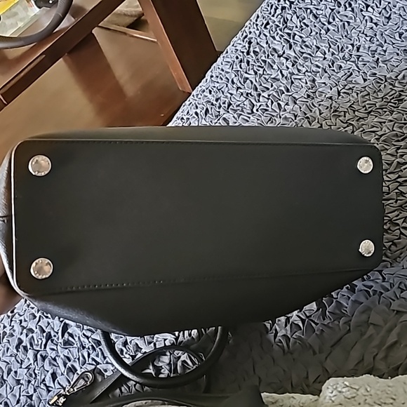 Large Michael Kors Purse - Picture 4 of 5